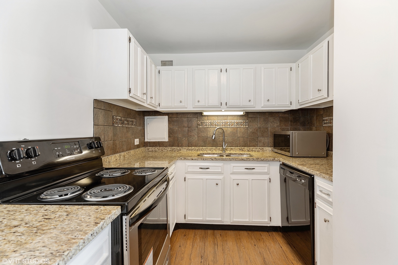 4343 N Clarendon Avenue 602