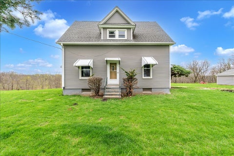 Photo of 8850 Ridgewood Road, Rock Island, IL 61201 (MLS # 12758735)