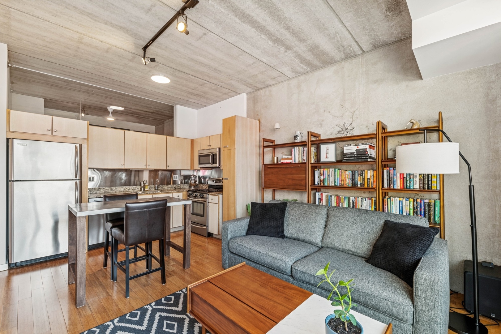 630 N FRANKLIN Street 618