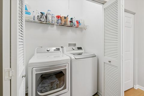 Tiny photo for 1555 W School Street #2B, Chicago, IL 60657 (MLS # 12598333)