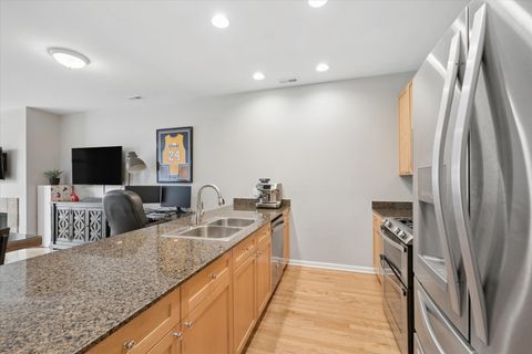 Tiny photo for 1555 W School Street #2B, Chicago, IL 60657 (MLS # 12598333)