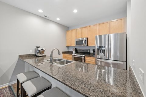 Tiny photo for 1555 W School Street #2B, Chicago, IL 60657 (MLS # 12598333)