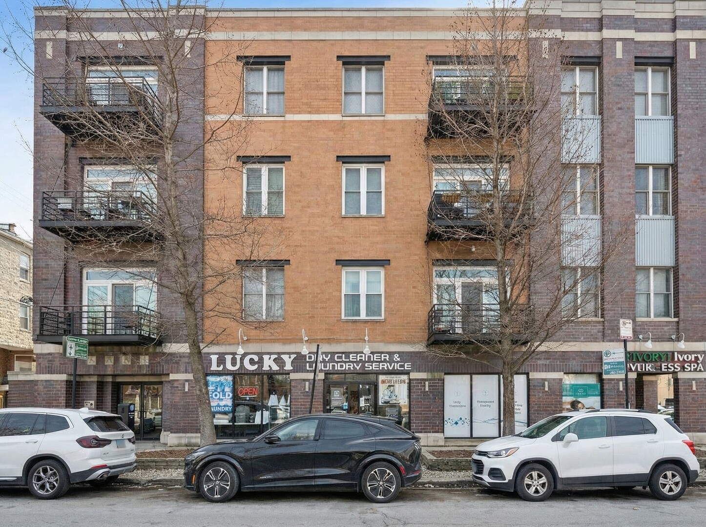 1555 W School Street 2B