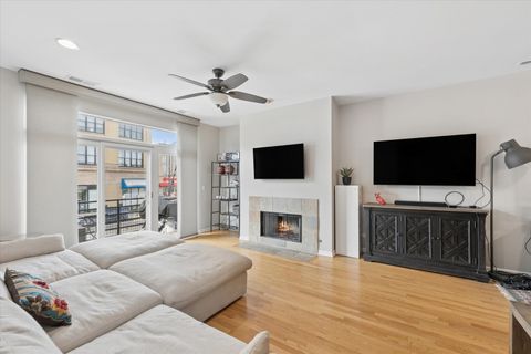 Tiny photo for 1555 W School Street #2B, Chicago, IL 60657 (MLS # 12598333)