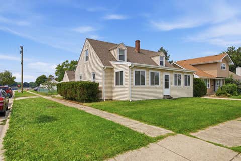 Photo of 132 S Weston Avenue, Elgin, IL 60123 (MLS # 12729992)
