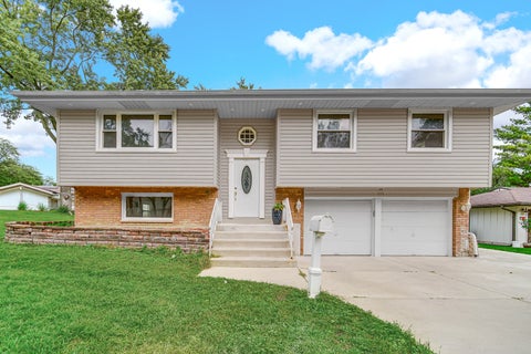 Photo of 515 Falmouth Lane, Schaumburg, IL 60193 (MLS # 12771384)