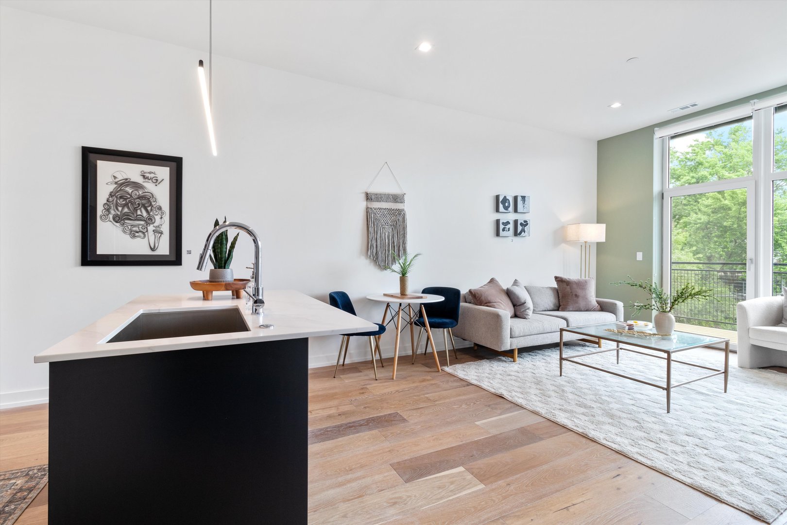 4513 N CLARK Street 508
