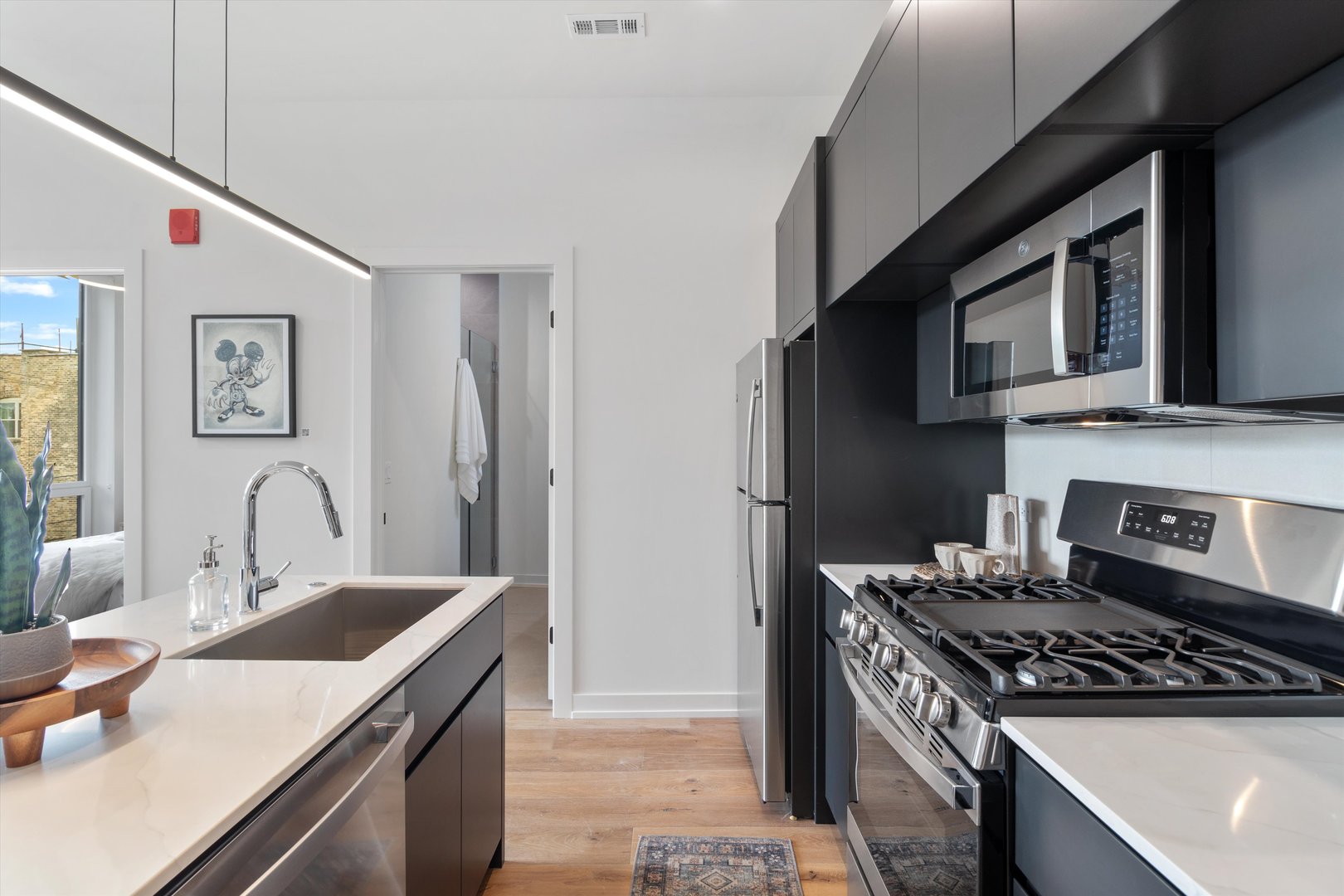 4513 N CLARK Street 508