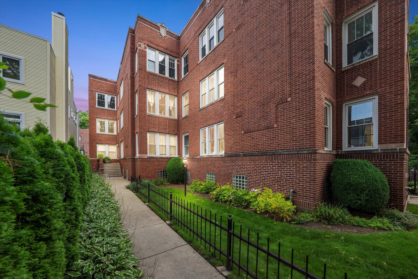 1648 W Edgewater Avenue 2