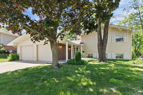 Photo of 1150 Glen Lane, Hoffman Estates, IL 60169 (MLS # 12667659)