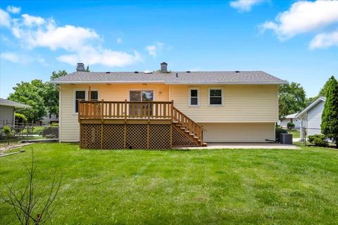 Tiny photo for 4255 Dixon Drive, Hoffman Estates, IL 60192 (MLS # 12692789)