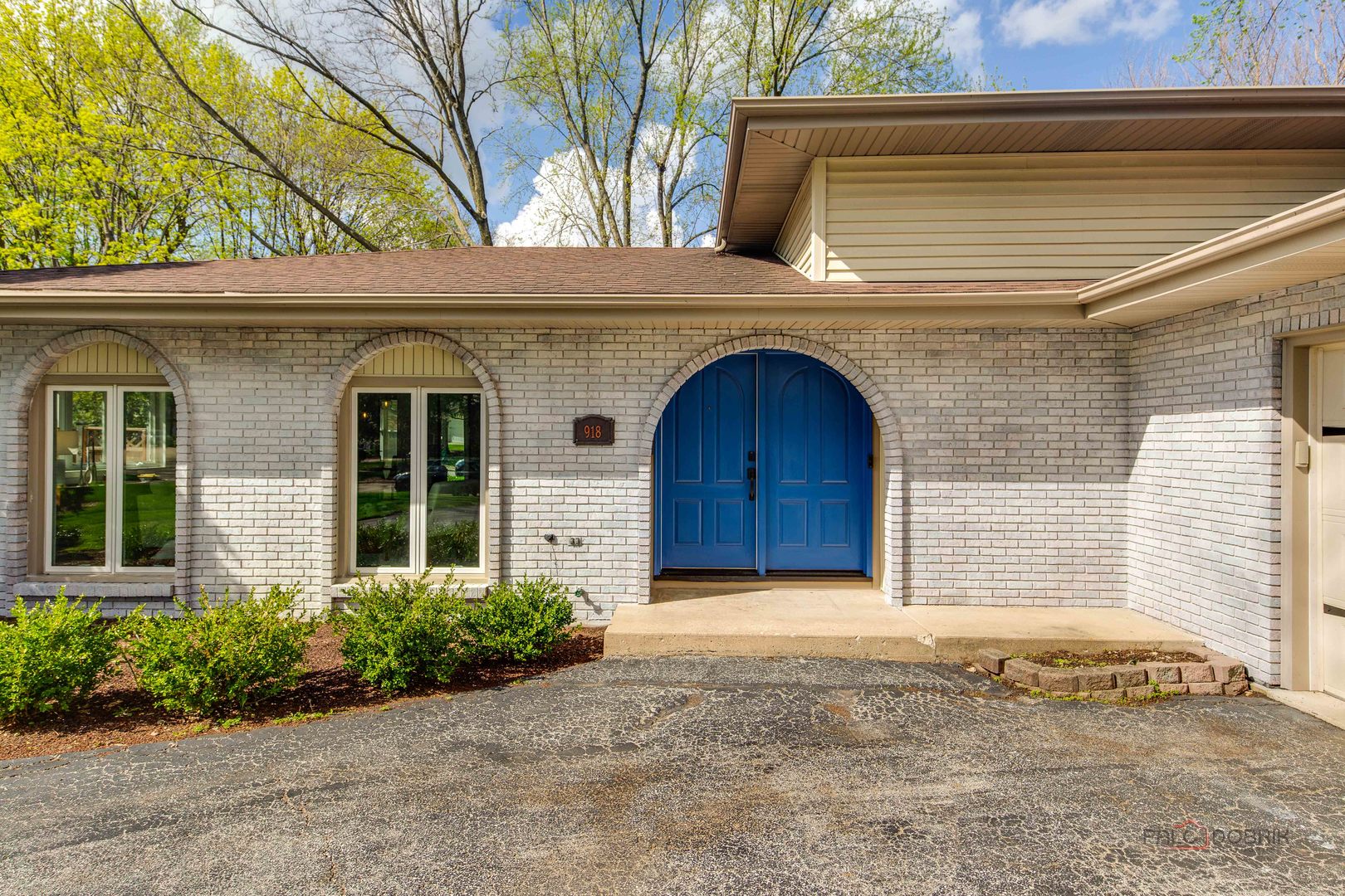 918 Bedford Lane