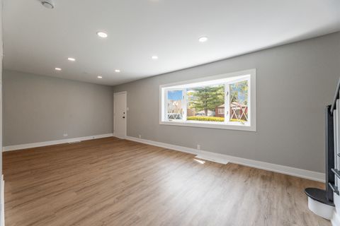 Tiny photo for 6856 W Crandall Avenue, Worth, IL 60482 (MLS # 12539660)