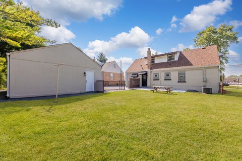 Tiny photo for 6856 W Crandall Avenue, Worth, IL 60482 (MLS # 12539660)