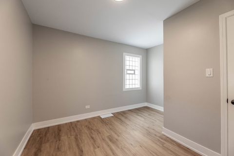 Tiny photo for 6856 W Crandall Avenue, Worth, IL 60482 (MLS # 12539660)