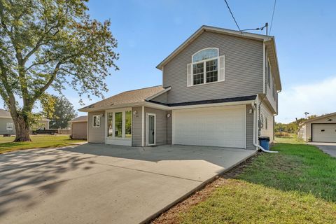Photo of 595 W Rathburn Street, Carbon Hill, IL 60416 (MLS # 12483244)