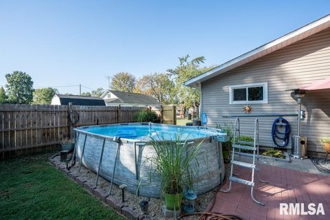 Tiny photo for 516 S 8TH Street, Herrin, IL 62948 (MLS # QC4268082)