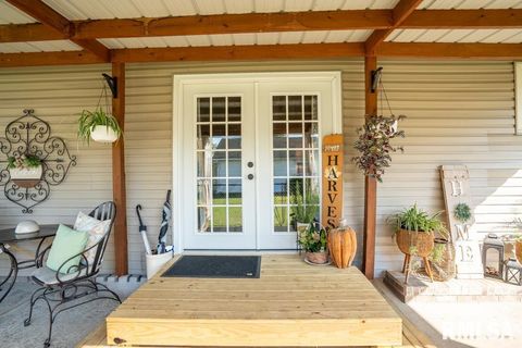 Tiny photo for 516 S 8TH Street, Herrin, IL 62948 (MLS # QC4268082)