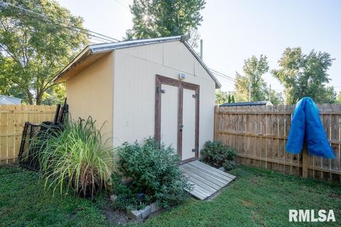 Tiny photo for 516 S 8TH Street, Herrin, IL 62948 (MLS # QC4268082)