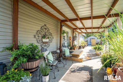 Tiny photo for 516 S 8TH Street, Herrin, IL 62948 (MLS # QC4268082)