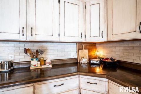 Tiny photo for 516 S 8TH Street, Herrin, IL 62948 (MLS # QC4268082)