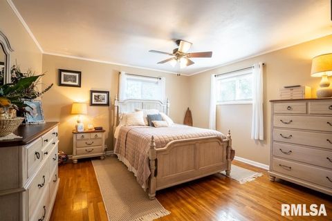 Tiny photo for 516 S 8TH Street, Herrin, IL 62948 (MLS # QC4268082)