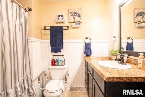 Tiny photo for 516 S 8TH Street, Herrin, IL 62948 (MLS # QC4268082)