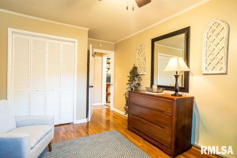 Tiny photo for 516 S 8TH Street, Herrin, IL 62948 (MLS # QC4268082)