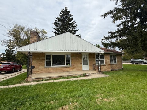 Photo of 618 N Oplaine Road, Gurnee, IL 60031 (MLS # 12781870)