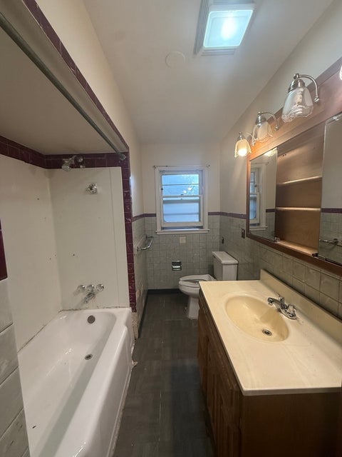 Tiny photo for 618 N Oplaine Road, Gurnee, IL 60031 (MLS # 12781870)
