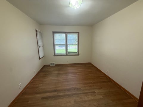 Tiny photo for 618 N Oplaine Road, Gurnee, IL 60031 (MLS # 12781870)