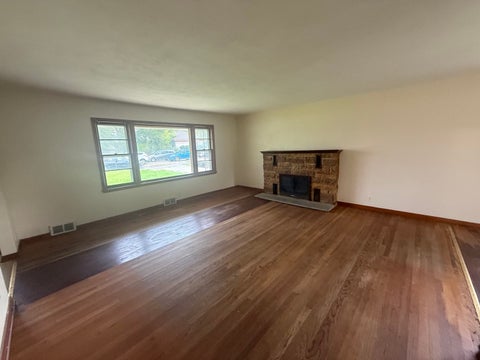 Tiny photo for 618 N Oplaine Road, Gurnee, IL 60031 (MLS # 12781870)