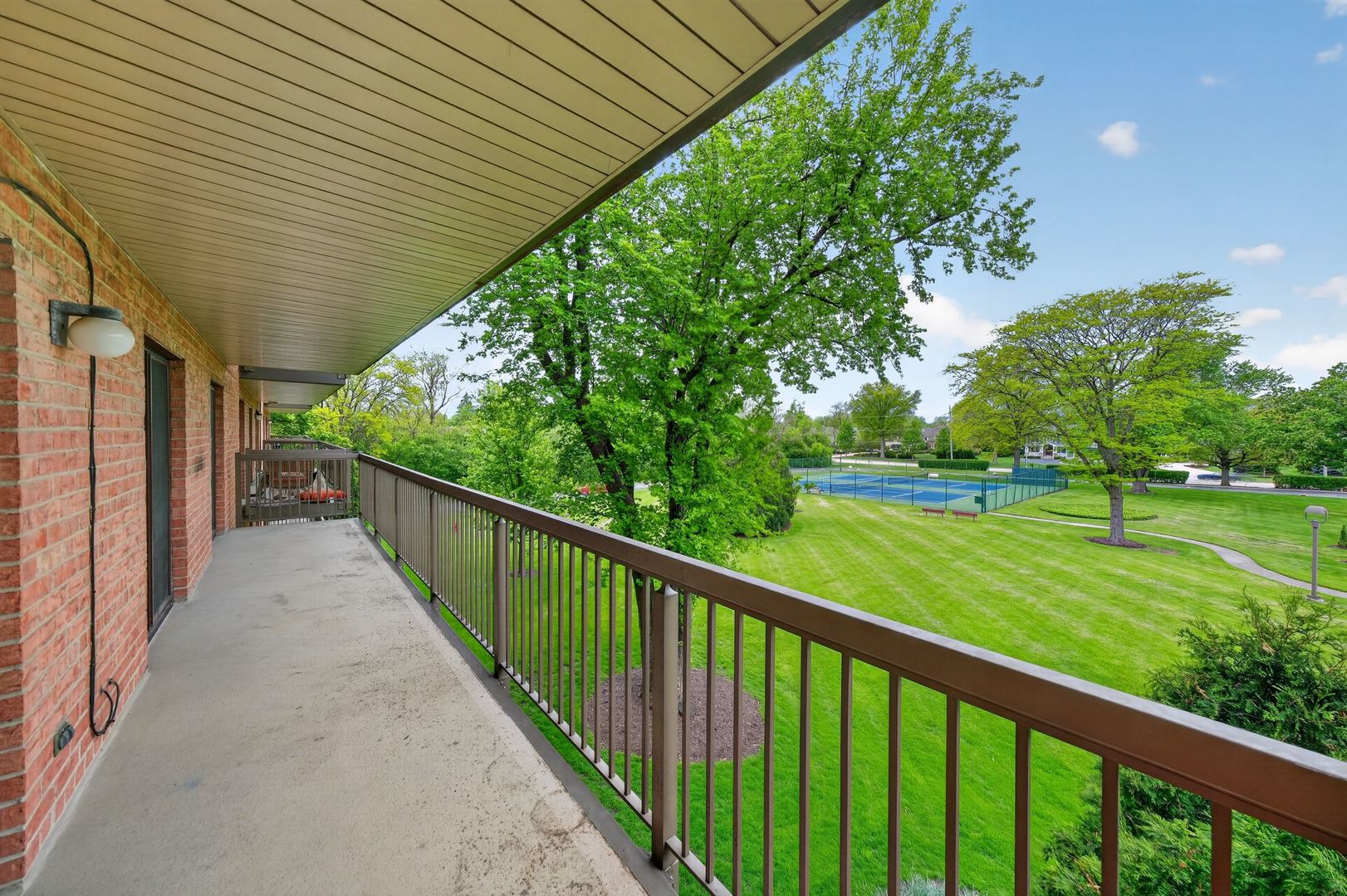 6443 Clarendon Hills Road 305A
