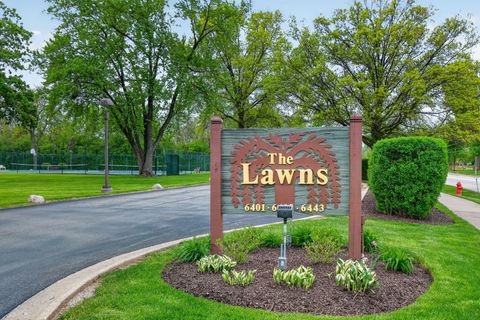 Tiny photo for 6443 Clarendon Hills Road #305A, Willowbrook, IL 60527 (MLS # 12639273)