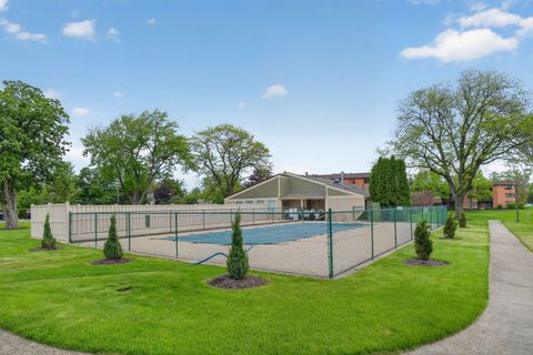 Tiny photo for 6443 Clarendon Hills Road #305A, Willowbrook, IL 60527 (MLS # 12639273)