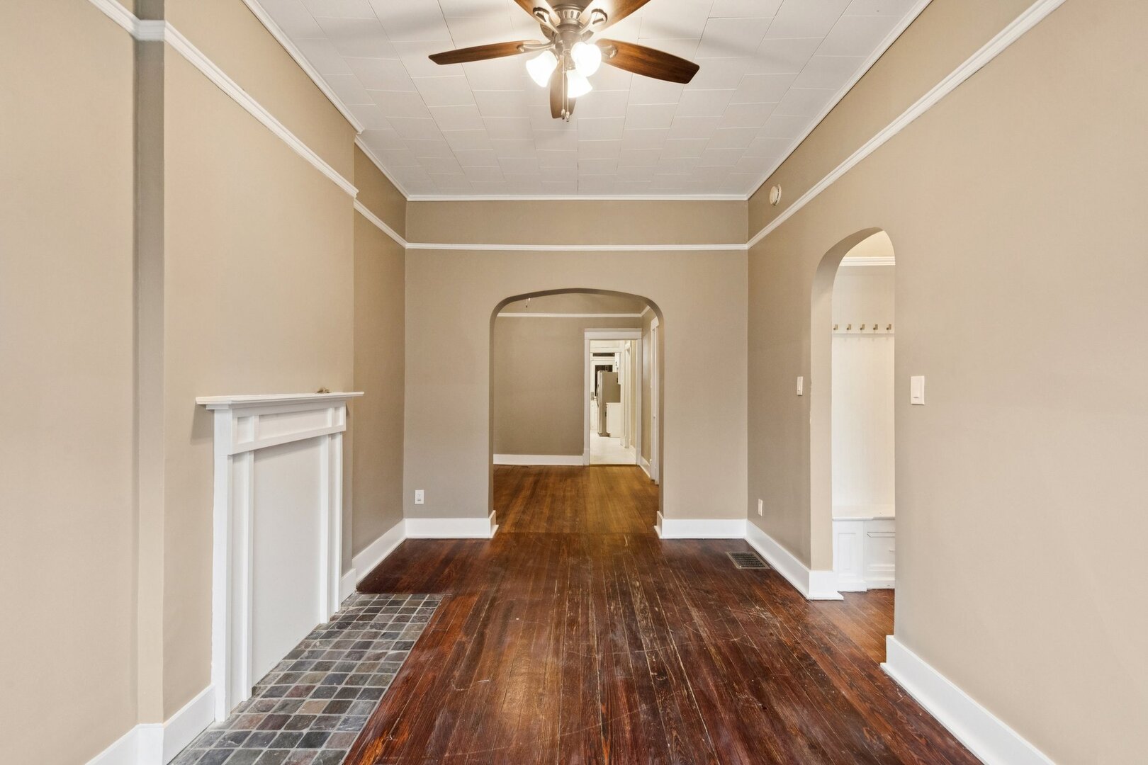 903 W Addison Street 1