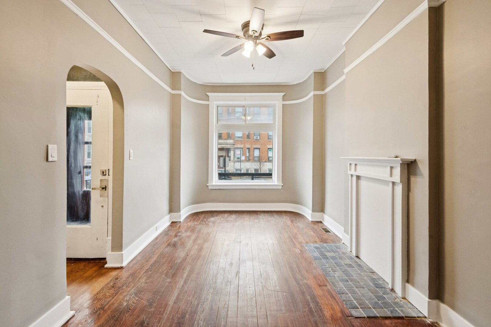 903 W Addison Street 1