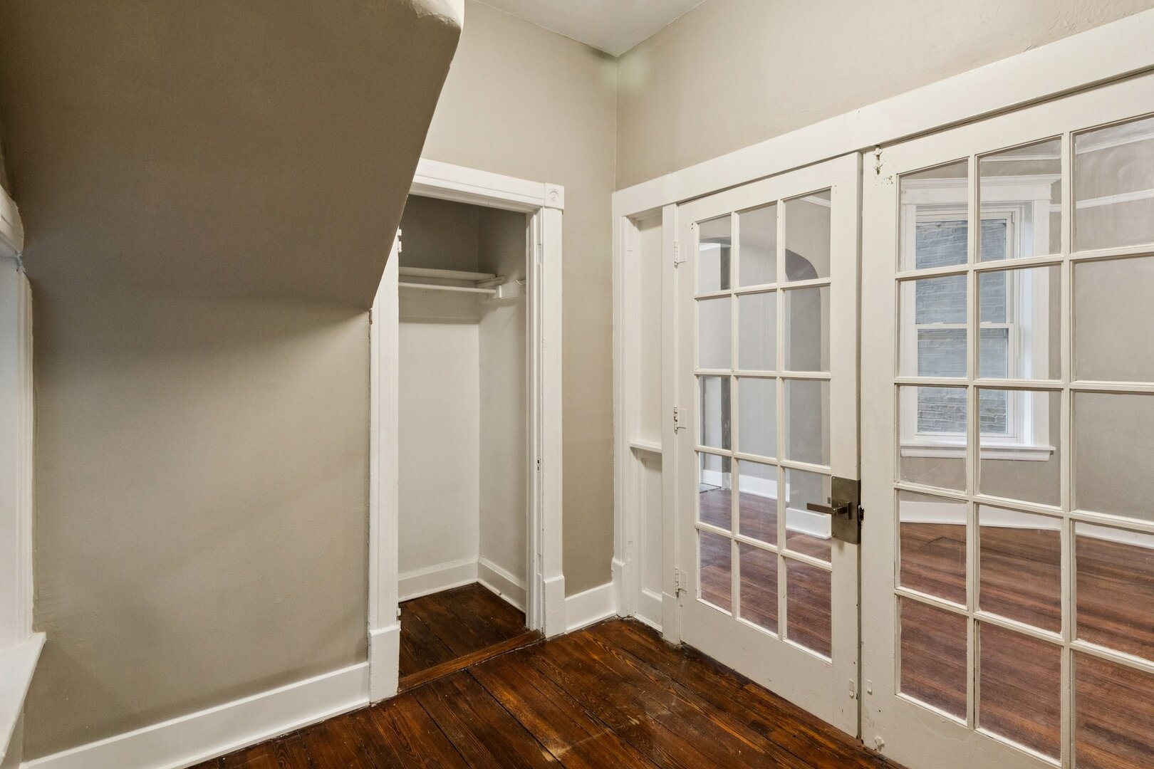 903 W Addison Street 1