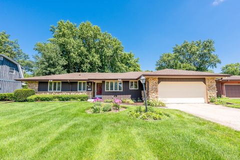 Photo of 815 Ruth Drive, Elgin, IL 60123 (MLS # 12701148)