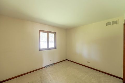 Tiny photo for 815 Ruth Drive, Elgin, IL 60123 (MLS # 12701148)