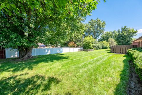 Tiny photo for 815 Ruth Drive, Elgin, IL 60123 (MLS # 12701148)