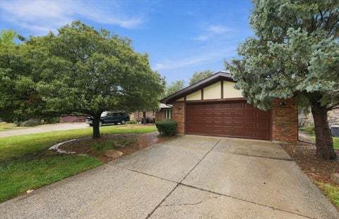Tiny photo for 17958 State Line Avenue, Lansing, IL 60438 (MLS # 12730900)