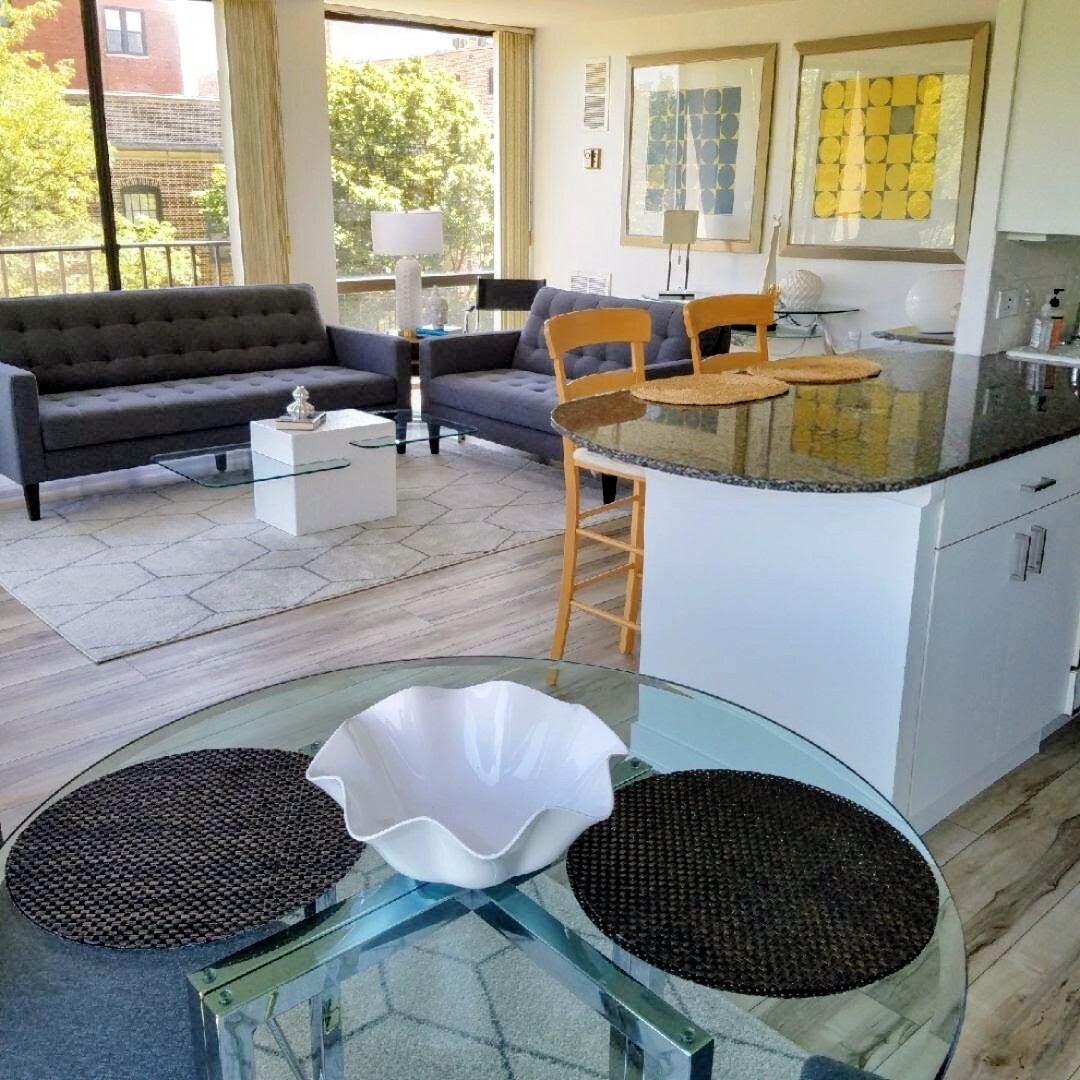 345 W Fullerton Parkway 501
