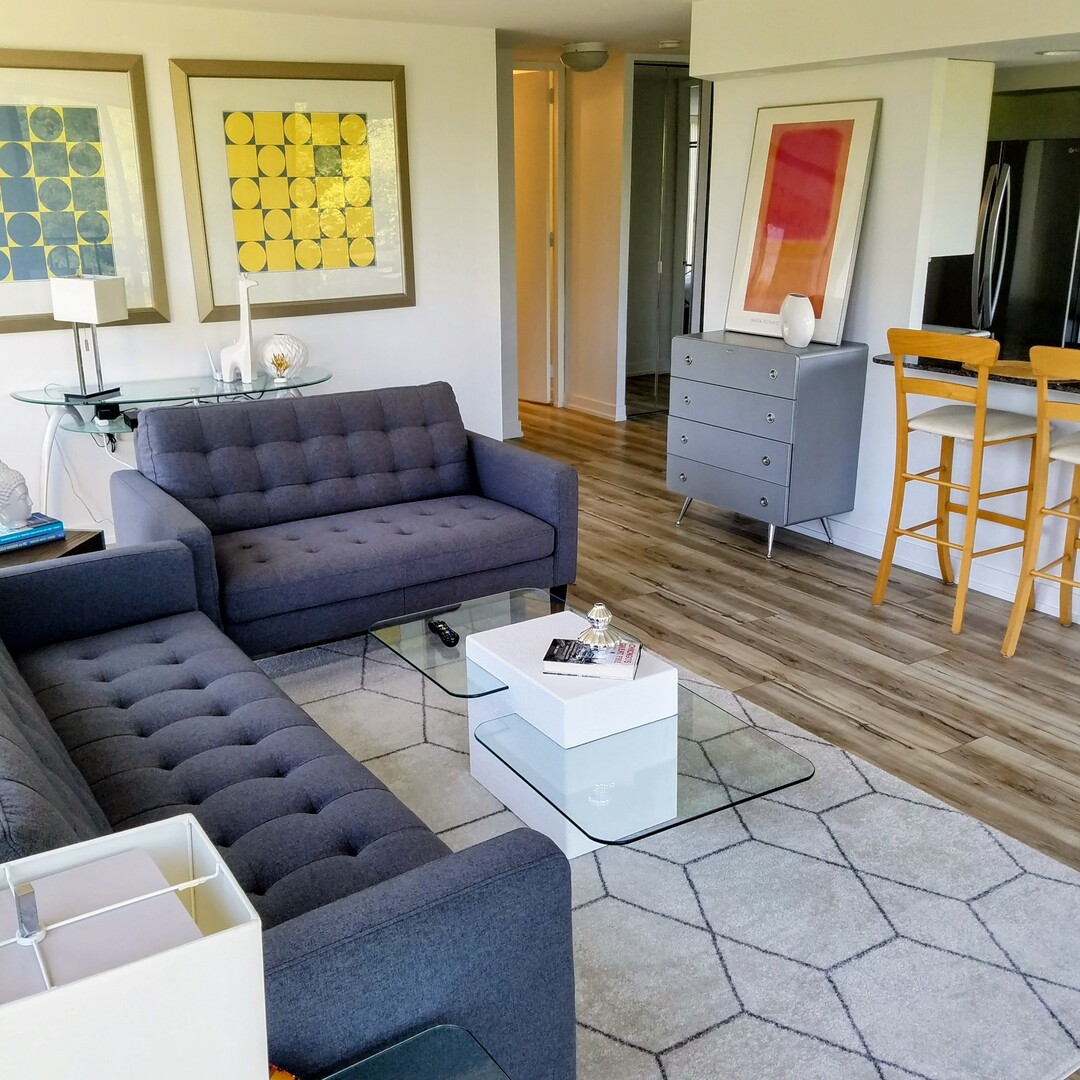 345 W Fullerton Parkway 501
