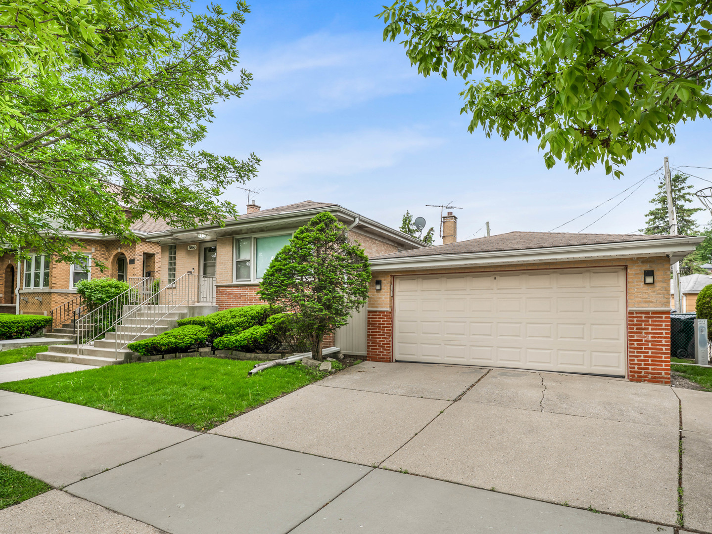 3860 N Oketo Avenue