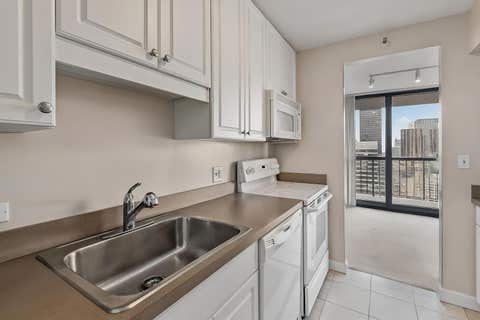 Tiny photo for 10 E ONTARIO Street #4304, Chicago, IL 60611 (MLS # 12740105)