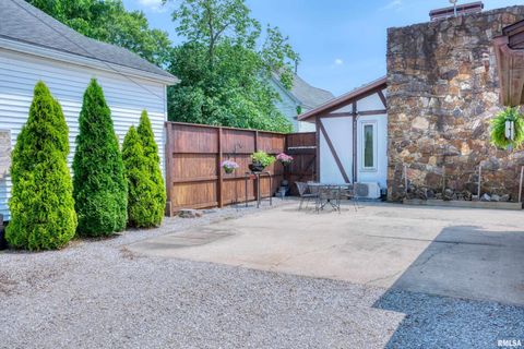 Tiny photo for 2036 SPRUCE Street, Murphysboro, IL 62966 (MLS # EB460338)