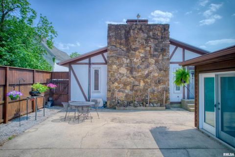 Tiny photo for 2036 SPRUCE Street, Murphysboro, IL 62966 (MLS # EB460338)