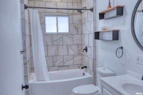 Tiny photo for 2036 SPRUCE Street, Murphysboro, IL 62966 (MLS # EB460338)