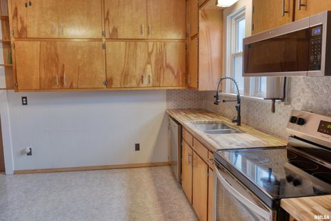 Tiny photo for 2036 SPRUCE Street, Murphysboro, IL 62966 (MLS # EB460338)